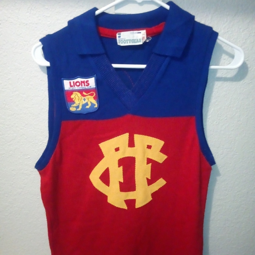 Vintage Lions Fitzroy Football Club Team wool Shirt. Non smoking home.